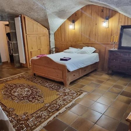 Maison Au Loup - Superbe Ancien Hotel Particulier Du Xvie Siecle Au Coeur De La Vieille Ville Du Puy Le Puy-en-Velay Eksteriør billede