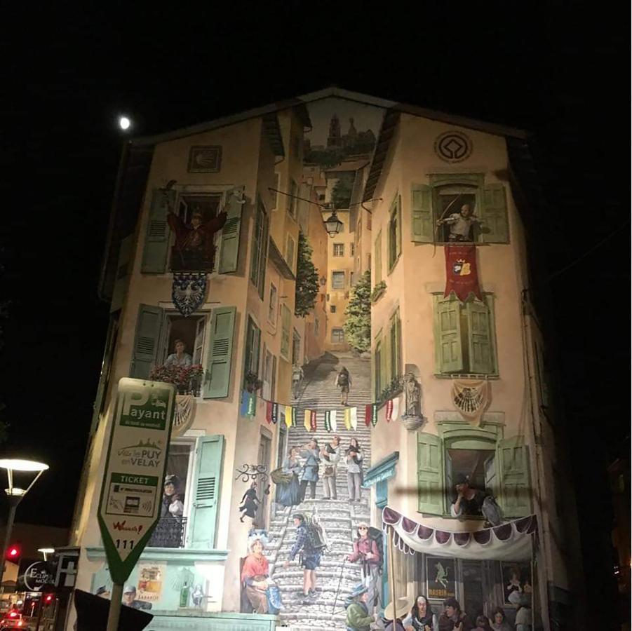 Maison Au Loup - Superbe Ancien Hotel Particulier Du Xvie Siecle Au Coeur De La Vieille Ville Du Puy Le Puy-en-Velay Eksteriør billede