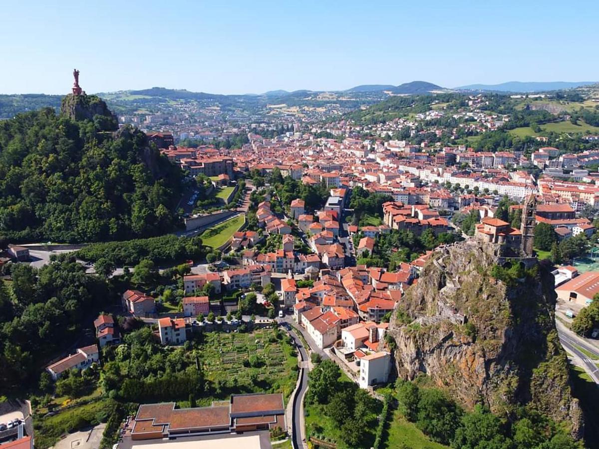 Maison Au Loup - Superbe Ancien Hotel Particulier Du Xvie Siecle Au Coeur De La Vieille Ville Du Puy Le Puy-en-Velay Eksteriør billede