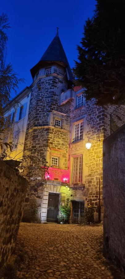 Maison Au Loup - Superbe Ancien Hotel Particulier Du Xvie Siecle Au Coeur De La Vieille Ville Du Puy Le Puy-en-Velay Eksteriør billede